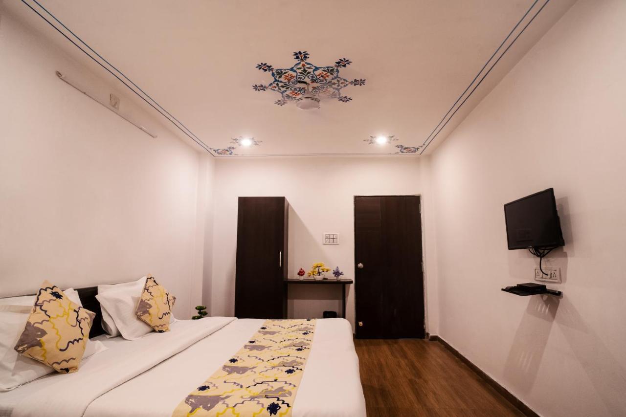 Tripli Hotels Arunoday Palace Udaipur Eksteriør bilde